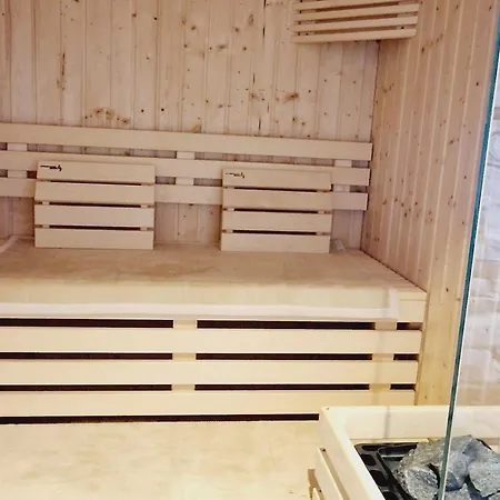 De Gamme Avec Sauna, Et Parking Proche Des Pistes - Fr-1-755-30