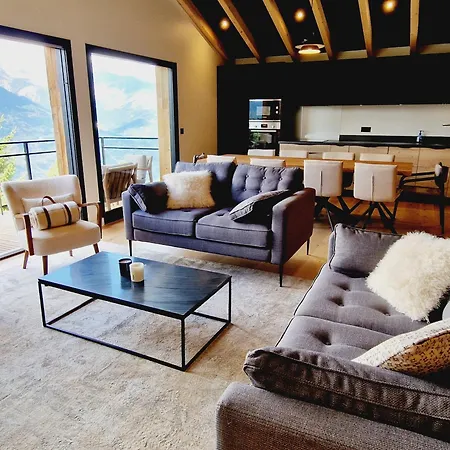 Chalet De Gamme Avec Sauna, Et Parking Proche Des Pistes - Fr-1-755-30 *